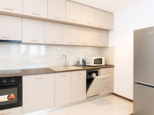 Дава се под наем Двустаен апартамент в Пловдив, Христо Смирненски - 67 кв.м за 409 € - Снимка #1