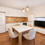 Дава се под наем Двустаен апартамент в Пловдив, Кършияка - 70 кв.м за 747.66 € - Снимка #1