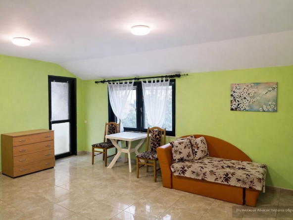 Дава се под наем Едностаен апартамент в к.к. Св.Св. Константин и Елена - 40 кв.м за 278.97 € - Снимка #1