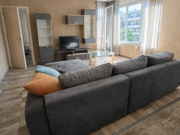 Дава се под наем Двустаен апартамент в София, Витоша - 67 кв.м за 618.12 € - Снимка #1