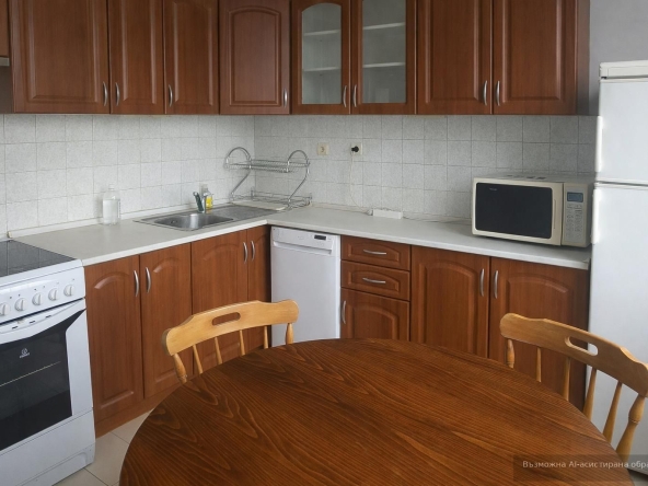 Дава се под наем Четиристаен апартамент в София, Гео Милев - 120 кв.м за 698.19 € - Снимка #1