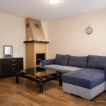 Дава се под наем Тристаен апартамент в Пловдив, Център - 82 кв.м за 398.82 € - Снимка #1