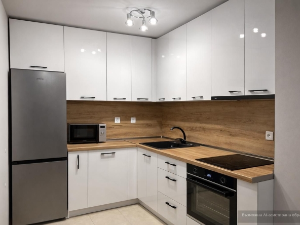 Дава се под наем Двустаен апартамент в Пловдив, Център - 70 кв.м за 648.21 € - Снимка #1