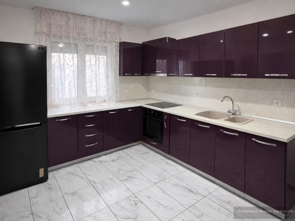 Дава се под наем Тристаен апартамент в Пловдив, Мараша - 120 кв.м за 797.64 € - Снимка #1