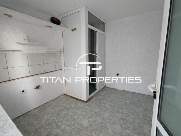 Дава се под наем Офис в Варна, Левски - 10 кв.м за 199.41 € - Снимка #1