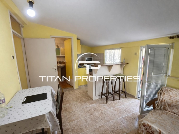 Дава се под наем Едностаен апартамент в Варна, Център - 30 кв.м за 298.86 € - Снимка #1