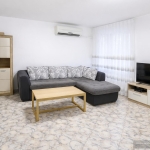 Дава се под наем Тристаен апартамент в Пловдив, Кючук Париж - 120 кв.м за 407.49 € - Снимка #1