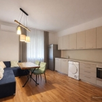 Тристаен апартамент в Пловдив, Център - 86 кв.м за 1541 €/кв.м - Снимка #1