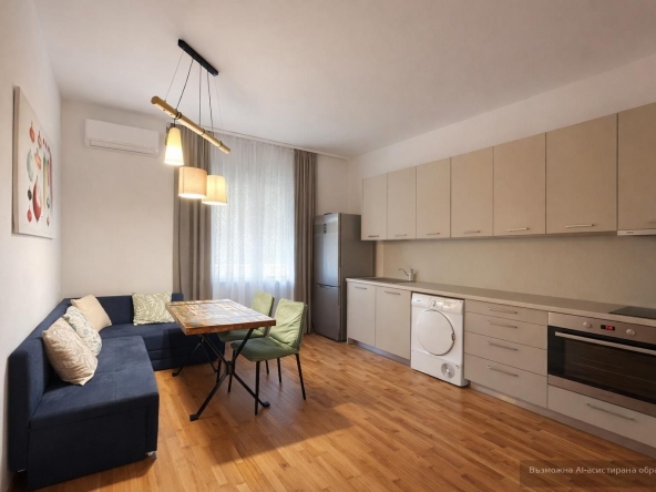 Тристаен апартамент в Пловдив, Център - 86 кв.м за 1541 €/кв.м - Снимка #1