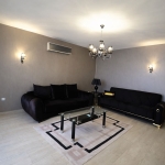 Дава се под наем Тристаен апартамент в Асеновград - 120 кв.м за 448.8 € - Снимка #1