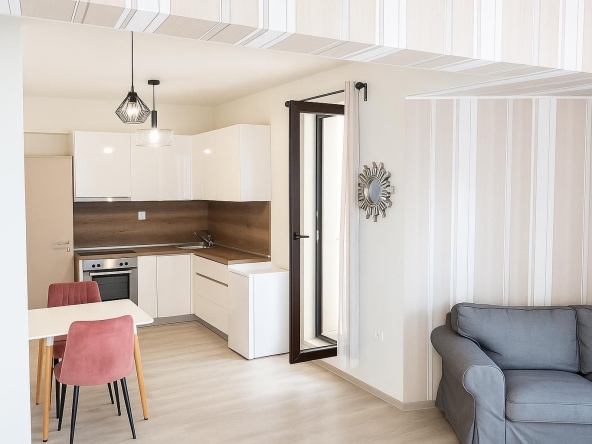 Дава се под наем Двустаен апартамент в Пловдив, Христо Смирненски - 45 кв.м за 409 € - Снимка #1