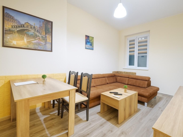 Дава се под наем Двустаен апартамент в Пловдив, Център - 70 кв.м за 460 € - Снимка #1