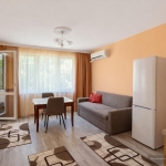 Дава се под наем Двустаен апартамент в Варна, Конфуто - 68 кв.м за 438.6 € - Снимка #1