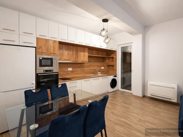 Дава се под наем Тристаен апартамент в Пловдив, Център - 87 кв.м за 608.43 € - Снимка #1
