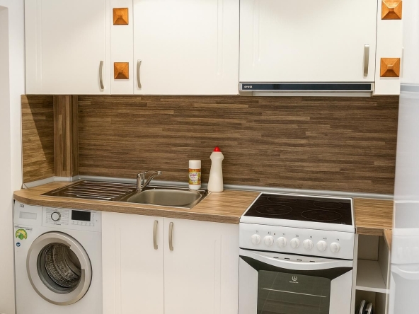 Дава се под наем Едностаен апартамент в Пловдив, Център - 43 кв.м за 433.5 € - Снимка #1