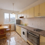 Дава се под наем Двустаен апартамент в Пловдив, Гагарин - 62 кв.м за 448.8 € - Снимка #1