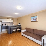 Дава се под наем Двустаен апартамент в к.к. Св.Св. Константин и Елена - 67 кв.м за 598.23 € - Снимка #1