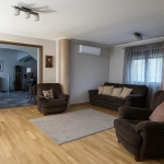 Дава се под наем Тристаен апартамент в Пловдив, Младежки Хълм - 130 кв.м за 663 € - Снимка #1