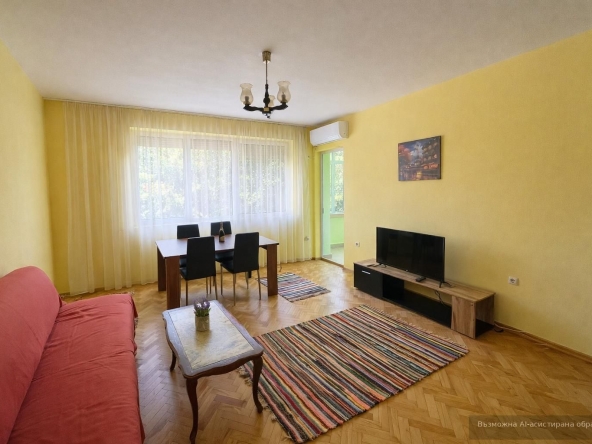 Дава се под наем Тристаен апартамент в Пловдив, Център - 86 кв.м за 598.23 € - Снимка #1