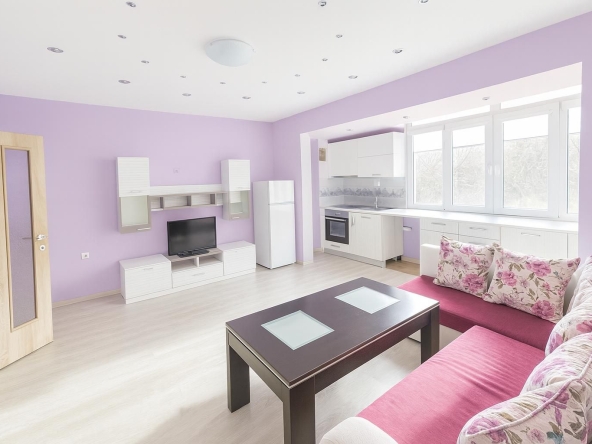 Дава се под наем Тристаен апартамент в Пловдив, Южен - 70 кв.м за 383 € - Снимка #1