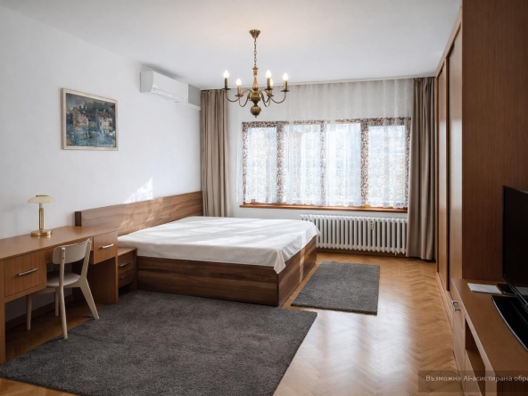 Дава се под наем Двустаен апартамент в София, Център - 65 кв.м за 598.23 € - Снимка #1