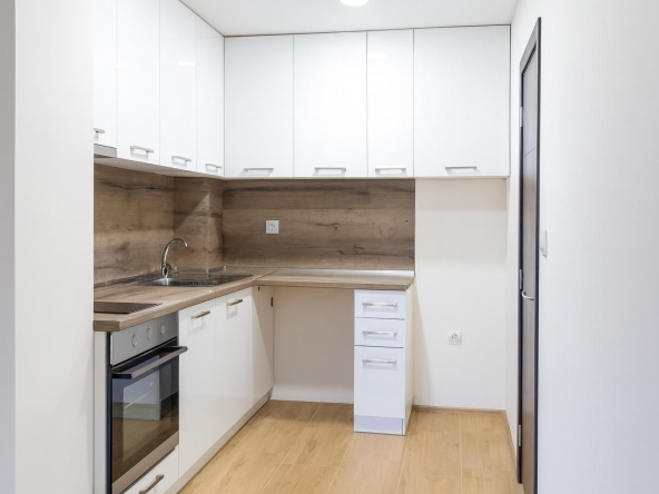 Дава се под наем Двустаен апартамент в Пловдив, Южен - 65 кв.м за 448.8 € - Снимка #1