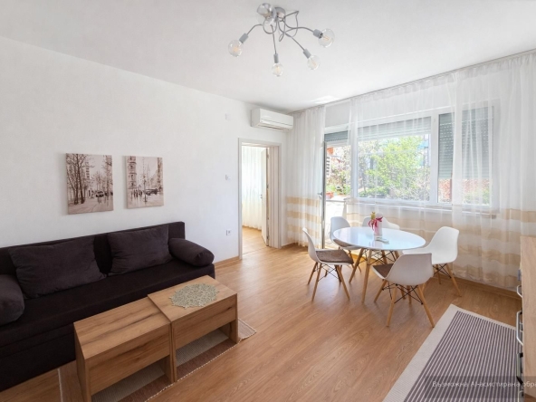 Дава се под наем Тристаен апартамент в Пловдив, Център - 73 кв.м за 598.23 € - Снимка #1