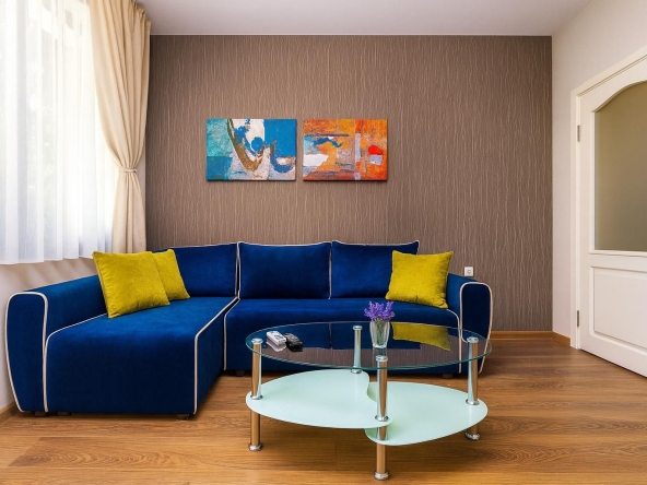 Дава се под наем Двустаен апартамент в Пловдив, Център - 85 кв.м за 698.19 € - Снимка #1