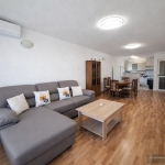 Дава се под наем Тристаен апартамент в Варна, ЖП Гара - 98 кв.м за 698.19 € - Снимка #1