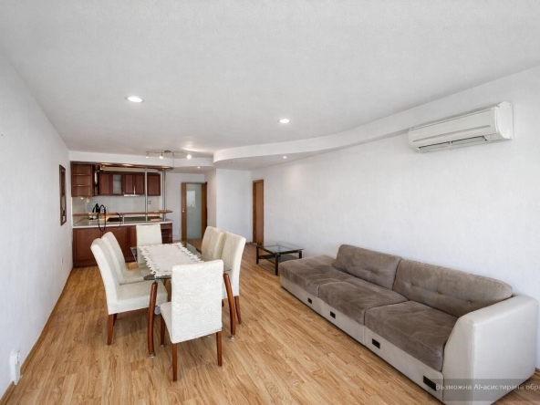 Дава се под наем Тристаен апартамент в Бургас, Изгрев - 68 кв.м за 448.8 € - Снимка #1