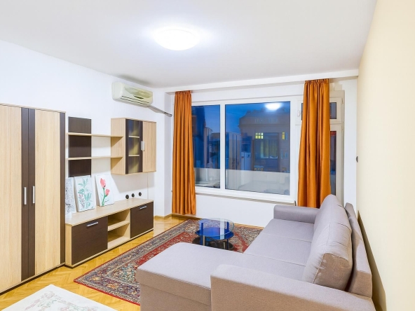 Дава се под наем Двустаен апартамент в Пловдив, Център - 60 кв.м за 407.49 € - Снимка #1