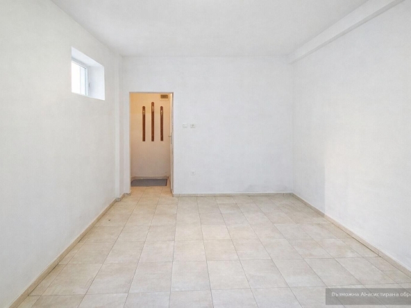 Дава се под наем Офис в Пловдив, Кючук Париж - 18 кв.м за 199.41 € - Снимка #1