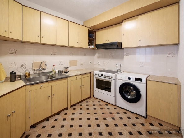 Дава се под наем Тристаен апартамент в Пловдив, Център - 110 кв.м за 448.8 € - Снимка #1