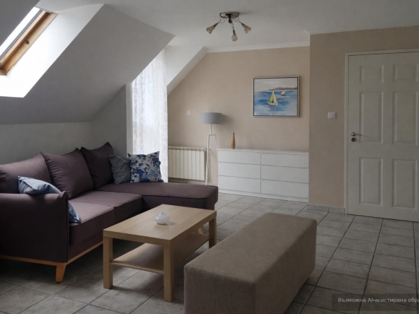 Дава се под наем Тристаен апартамент в София, Център - 120 кв.м за 796.62 € - Снимка #1