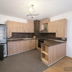 Дава се под наем Тристаен апартамент в Пловдив, Център - 100 кв.м за 797.64 € - Снимка #1