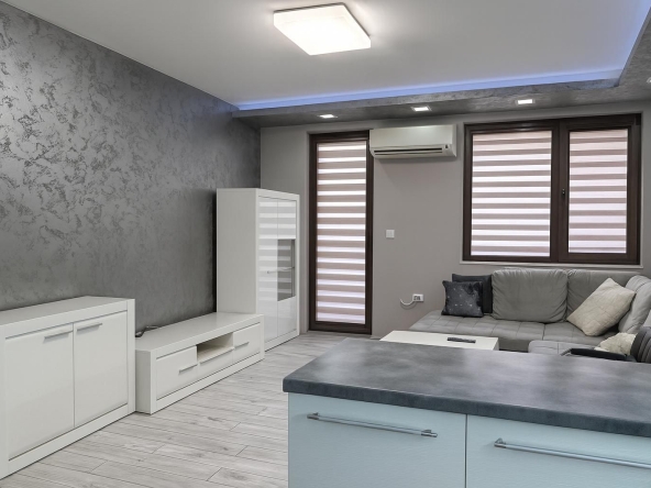 Дава се под наем Двустаен апартамент в Пловдив, Тракия - 57 кв.м за 407.49 € - Снимка #1