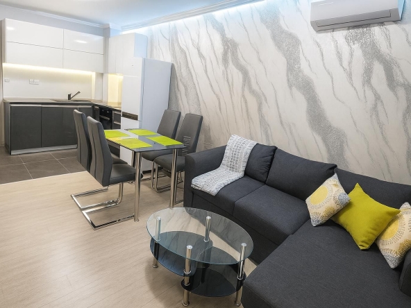 Дава се под наем Двустаен апартамент в Пловдив, Тракия - 68 кв.м за 458.49 € - Снимка #1