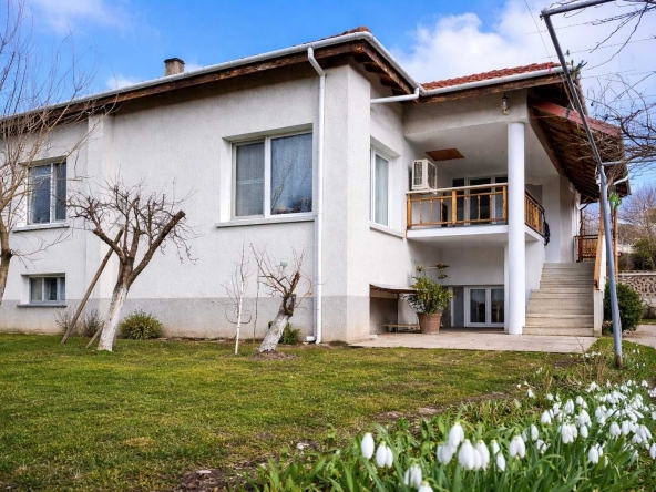 Къща в Ветово - 150 кв.м за 374 €/кв.м - Снимка #1