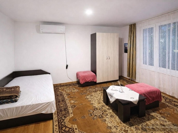 Дава се под наем Етаж от къща в София, Зона Б-5 - 32 кв.м за 418.71 € - Снимка #1