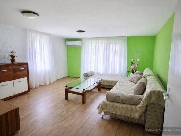Дава се под наем Тристаен апартамент в Варна, Галата - 90 кв.м за 548.25 € - Снимка #1