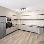 Дава се под наем Тристаен апартамент в Пловдив, Остромила - 90 кв.м за 618.12 € - Снимка #1