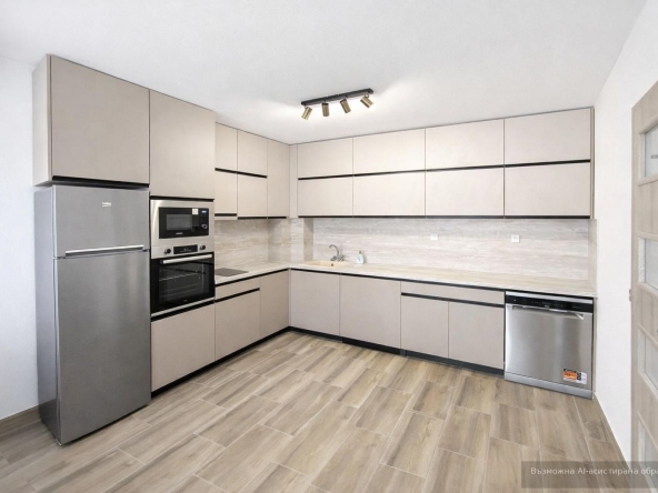 Дава се под наем Тристаен апартамент в Пловдив, Остромила - 90 кв.м за 618.12 € - Снимка #1