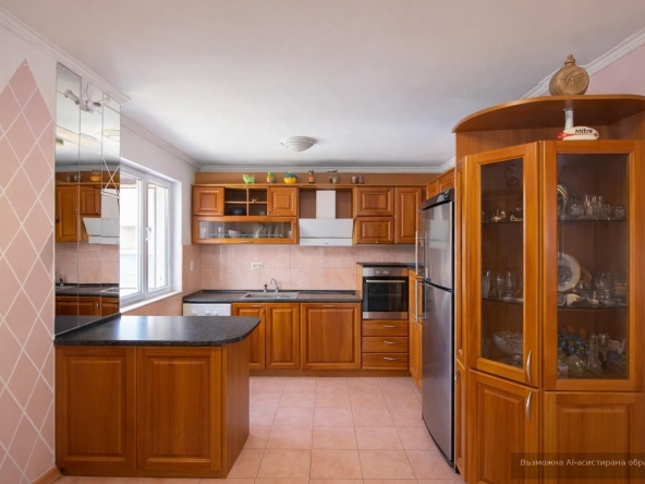 Тристаен апартамент в София, Стрелбище - 98 кв.м за 1822 €/кв.м - Снимка #1