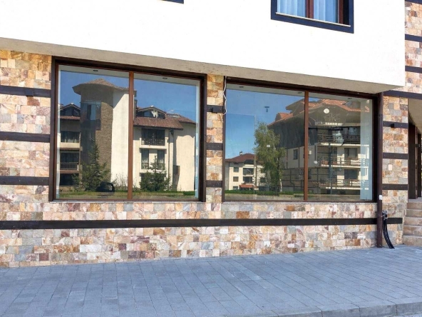 Дава се под наем Магазин в Банско - 60 кв.м за 598.23 € - Снимка #1