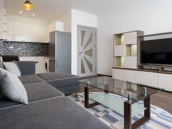 Дава се под наем Двустаен апартамент в Пловдив, Христо Смирненски - 60 кв.м за 648.21 € - Снимка #1