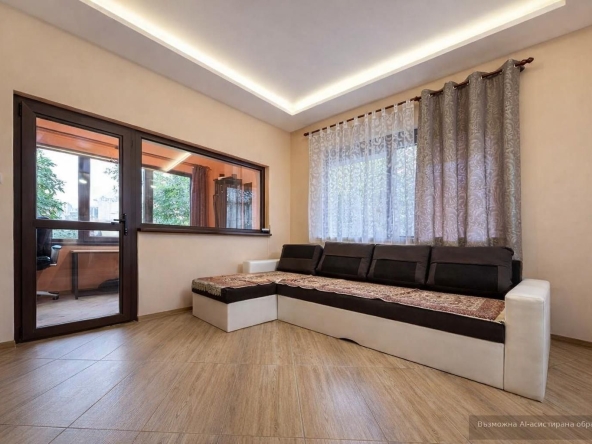 Дава се под наем Двустаен апартамент в Варна, Аспарухово - 60 кв.м за 468.69 € - Снимка #1