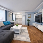 Дава се под наем Тристаен апартамент в Пловдив, Център - 75 кв.м за 648.21 € - Снимка #1