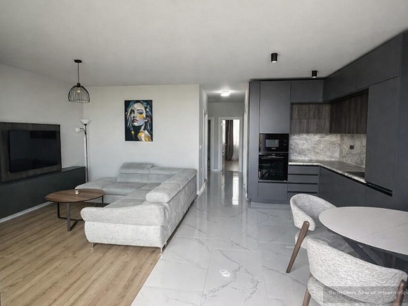 Дава се под наем Тристаен апартамент в Варна, Чайка - 100 кв.м за 1495.83 € - Снимка #1