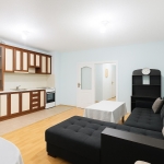 Дава се под наем Тристаен апартамент в Пловдив, Център - 100 кв.м за 433.5 € - Снимка #1