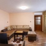 Дава се под наем Етаж от къща в Варна, Колхозен пазар - 50 кв.м за 298.86 € - Снимка #1